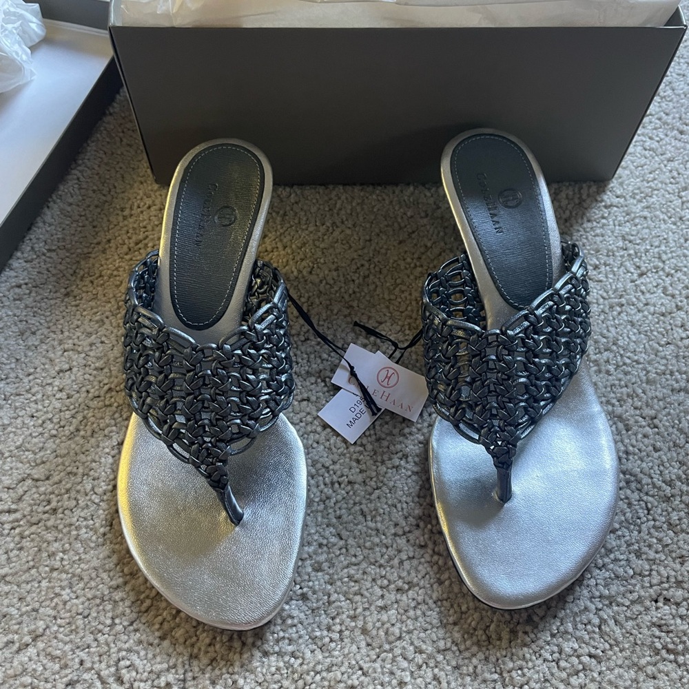 Cole Haan Viveca Metallic Woven Leather Thong Kitten Heels NIB Size 9